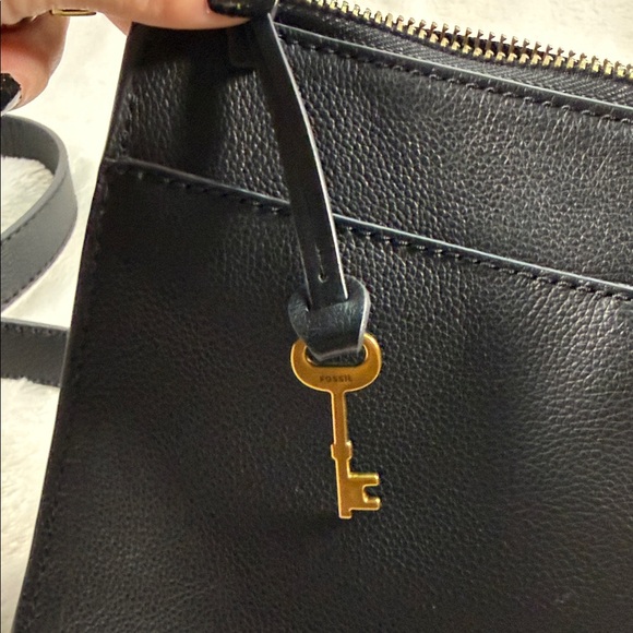 Fossil Black Leather Shoulder Bag - Picture 3 of 11